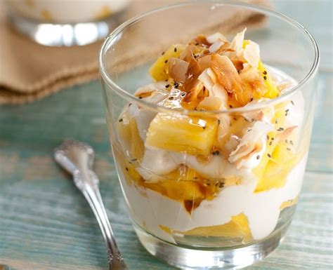 How much fat is in pina colada yogurt parfait - calories, carbs, nutrition