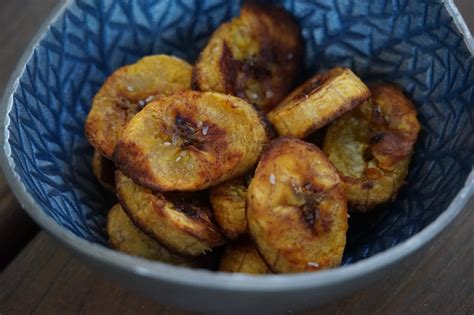 How much fat is in pineapple coconut plantains - calories, carbs, nutrition