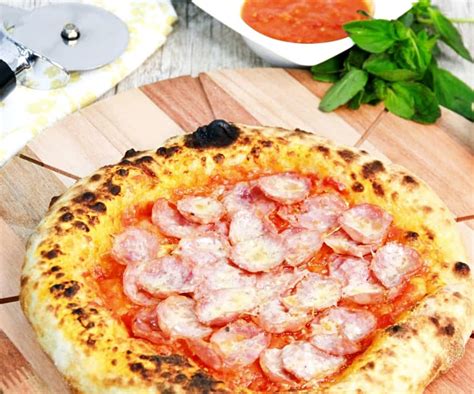 How much fat is in pizza calabresa - calories, carbs, nutrition
