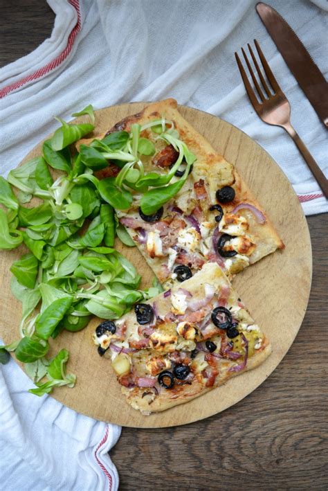 How much fat is in pizza geitenkaas - calories, carbs, nutrition