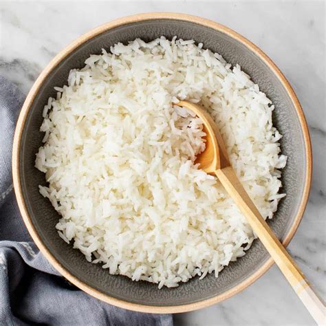 How much fat is in plain rice - calories, carbs, nutrition