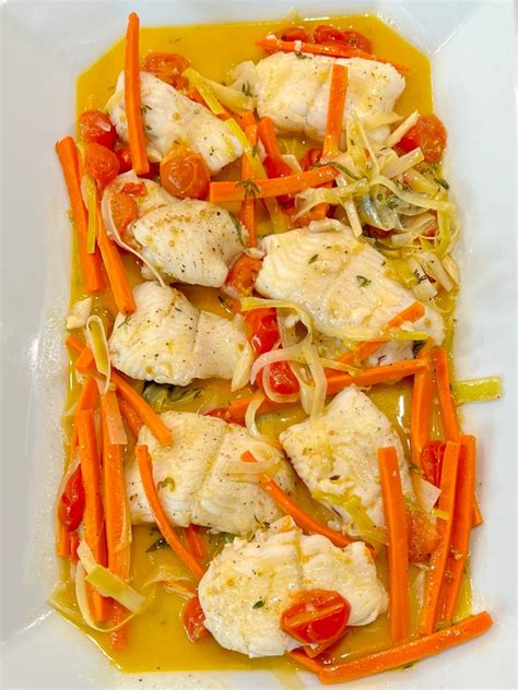 How much fat is in poached flounder - calories, carbs, nutrition