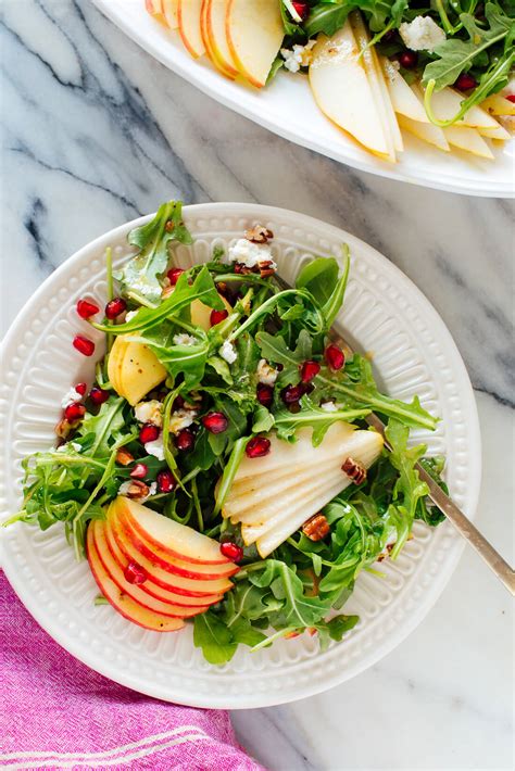 How much fat is in pomegranate pear salad with chicken-medium - calories, carbs, nutrition