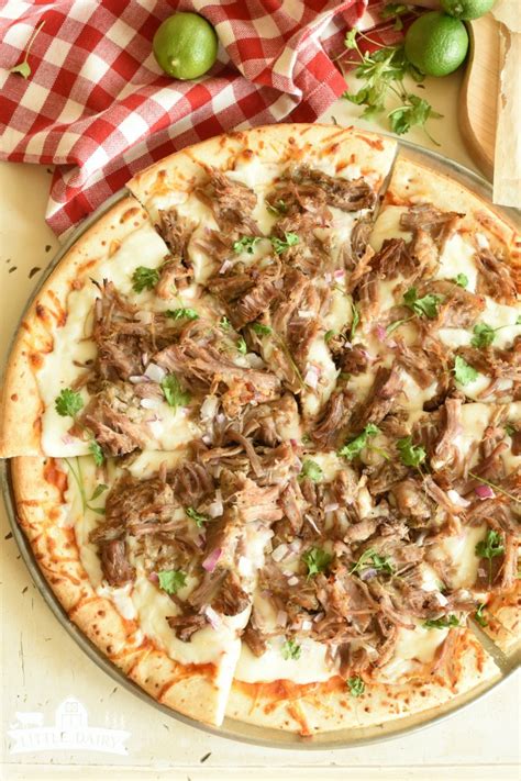 How much fat is in pork carnitas flatbread pizza slice - calories, carbs, nutrition