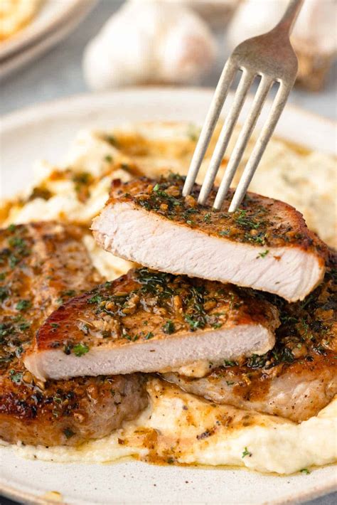 How much fat is in pork chop kale garlic dirty rice (76848.45) - calories, carbs, nutrition