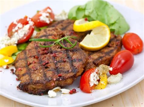 How much fat is in pork cutlet 2-2 1/2 oz grilled grapefruit salsa root vegetables - calories, carbs, nutrition