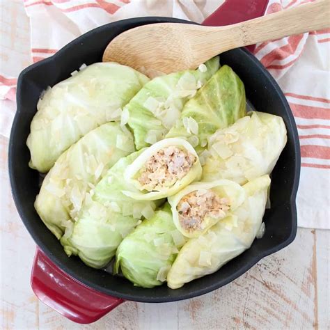 How much fat is in pork stuffed cabbage rolls - calories, carbs, nutrition