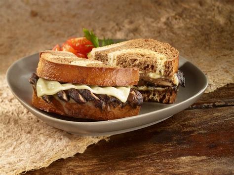 How much fat is in portobello grilled cheese (31820.1) - calories, carbs, nutrition