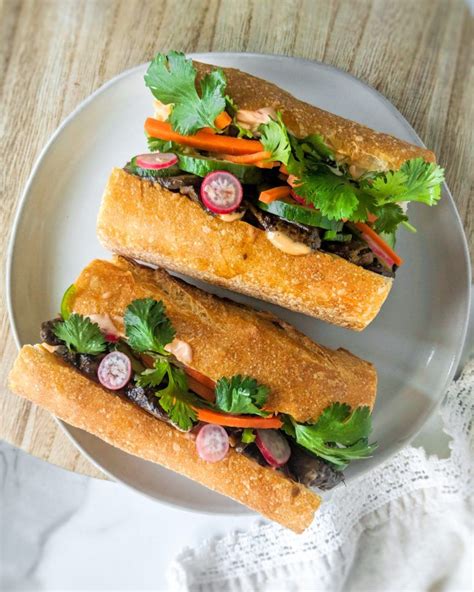 How much fat is in portobello mushroom bahn mi - calories, carbs, nutrition