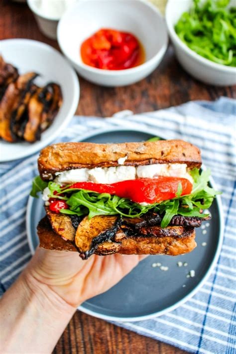 How much fat is in portobello mushroom sandwich, vegetarian - calories, carbs, nutrition