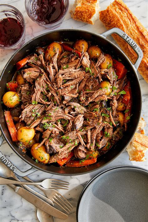 How much fat is in pot roast - calories, carbs, nutrition