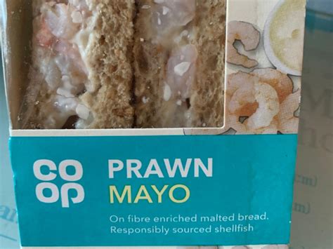 How much fat is in prawn mayonnaise & salad baguette - calories, carbs, nutrition