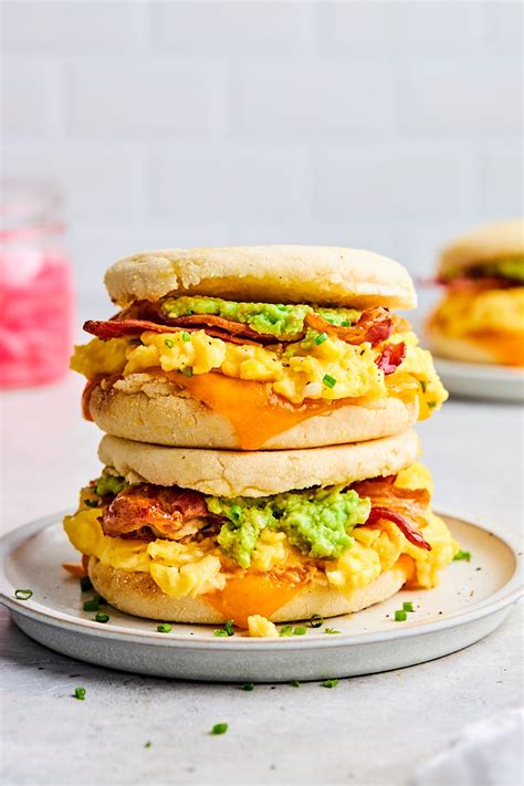 How much fat is in premium breakfast sandwich - calories, carbs, nutrition