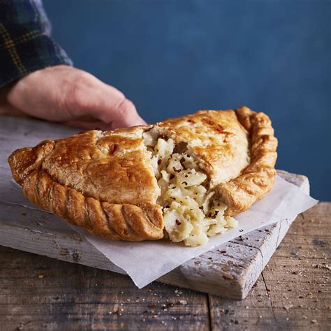 How much fat is in proper cornish pasty cheese & onion - calories, carbs, nutrition