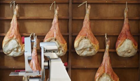 How much fat is in prosciutto - calories, carbs, nutrition