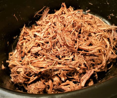 How much fat is in pulled beef brisket - calories, carbs, nutrition