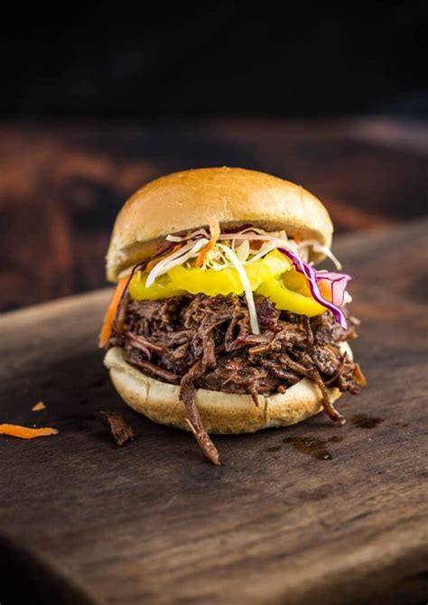 How much fat is in pulled beef sandwich - calories, carbs, nutrition