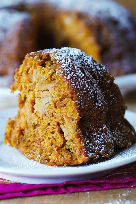 How much fat is in pumpkin apple spice cake - calories, carbs, nutrition