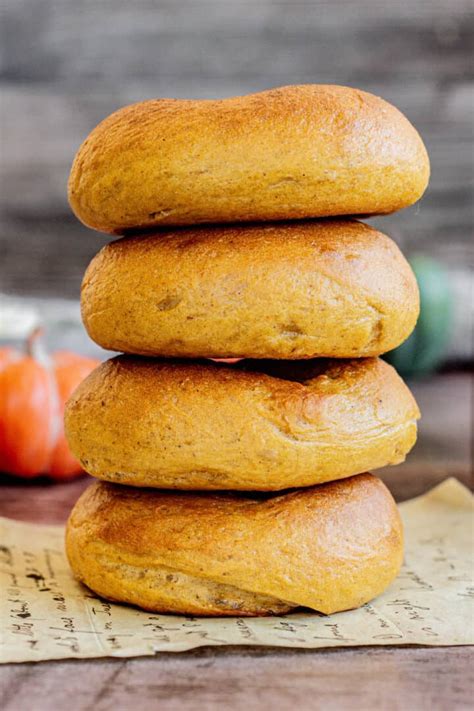 How much fat is in pumpkin bagel - calories, carbs, nutrition
