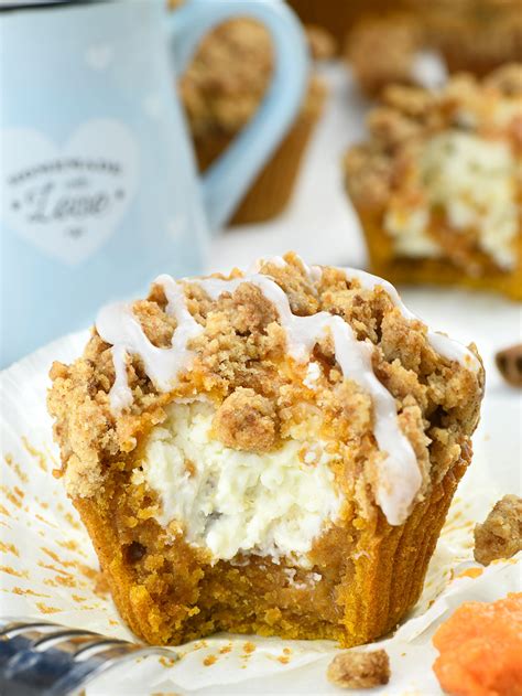 How much fat is in pumpkin cheesecake muffin - calories, carbs, nutrition