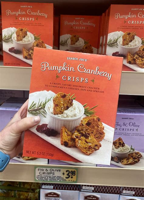 How much fat is in pumpkin cranberry crisps - calories, carbs, nutrition