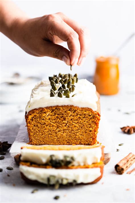 How much fat is in pumpkin loaf cake - calories, carbs, nutrition