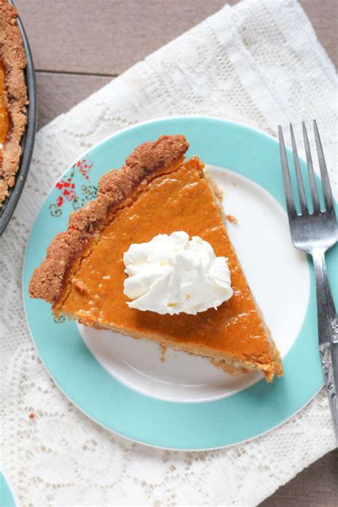 How much fat is in pumpkin pie (to go) - calories, carbs, nutrition