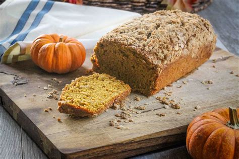 How much fat is in pumpkin spice bread - calories, carbs, nutrition