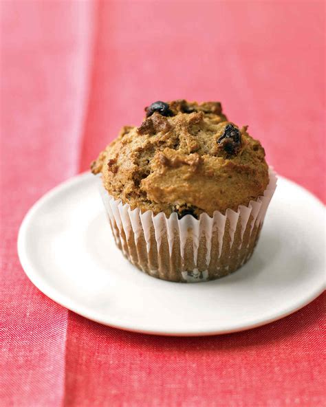 How much fat is in raisin bran muffins - calories, carbs, nutrition