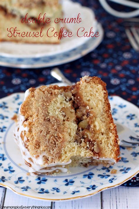 How much fat is in raisin streusel coffee cake - calories, carbs, nutrition