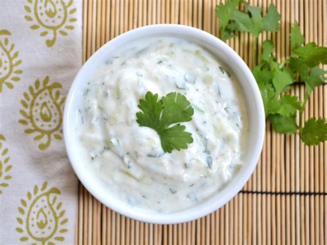 How much fat is in raita - calories, carbs, nutrition