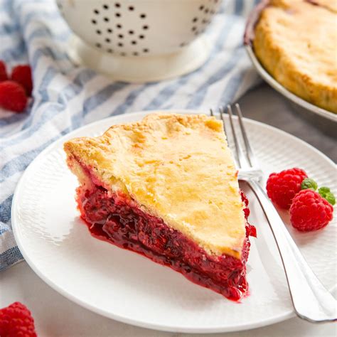 How much fat is in raspberry ruby pie - calories, carbs, nutrition