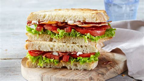 How much fat is in real classic blt deal - calories, carbs, nutrition