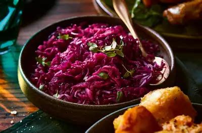 How much fat is in red braised cabbage - calories, carbs, nutrition