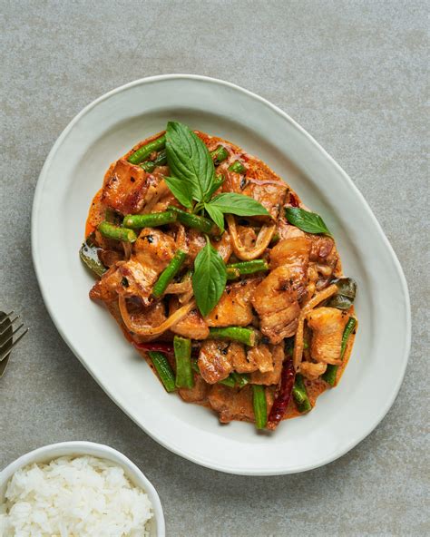 How much fat is in red curry pork stir fry - calories, carbs, nutrition