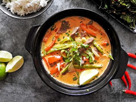 How much fat is in red thai beef & eggplant curry - calories, carbs, nutrition