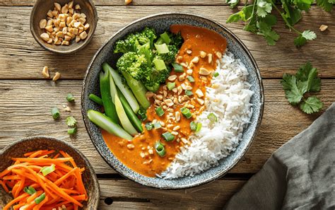 How much fat is in red thai curry sauce - calories, carbs, nutrition