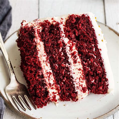 How much fat is in red velvet cake - calories, carbs, nutrition