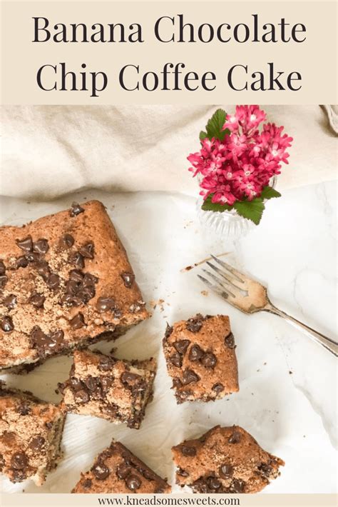 How much fat is in reduced-fat banana chocolate chip coffee cake - calories, carbs, nutrition