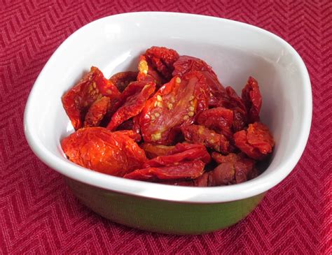 How much fat is in rehydrated sun-dried tomatoes - calories, carbs, nutrition