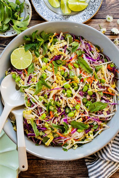 How much fat is in rice noodle salad - calories, carbs, nutrition
