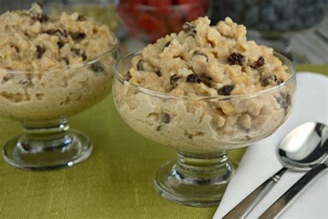 How much fat is in rice pudding with raisins and slivered almonds - calories, carbs, nutrition