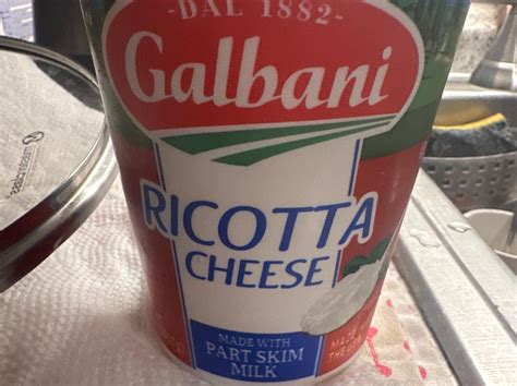 How much fat is in ricotta spread - calories, carbs, nutrition