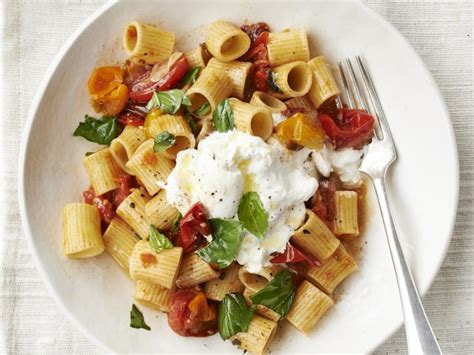 How much fat is in rigatoni with fresh roasted tomato - calories, carbs, nutrition