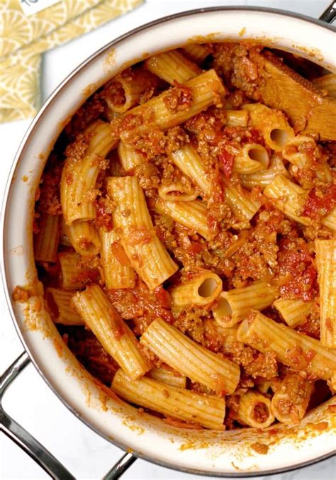 How much fat is in rigatoni with vegetable bolognese - calories, carbs, nutrition