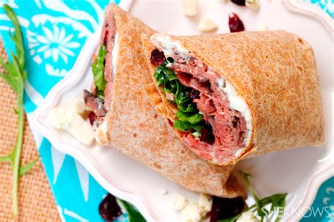 How much fat is in roast beef and blue cheese wrap - calories, carbs, nutrition