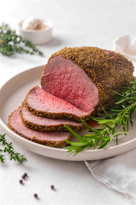 How much fat is in roast top round of beef - calories, carbs, nutrition