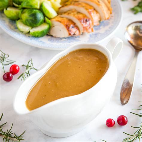 How much fat is in roast turkey with gravy - calories, carbs, nutrition