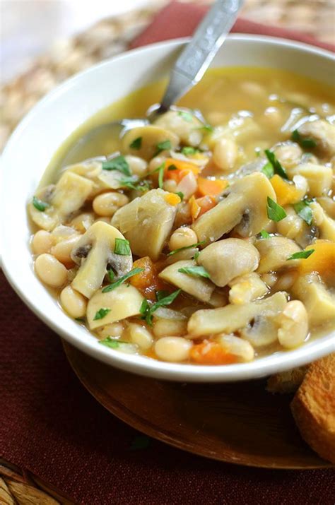 How much fat is in roasted garlic and white bean stew - calories, carbs, nutrition