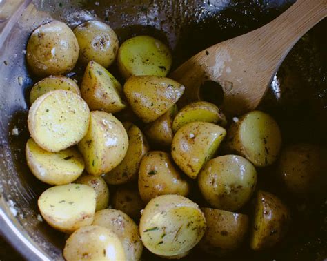 How much fat is in roasted potatoes with fresh herbs (41730.0) - calories, carbs, nutrition